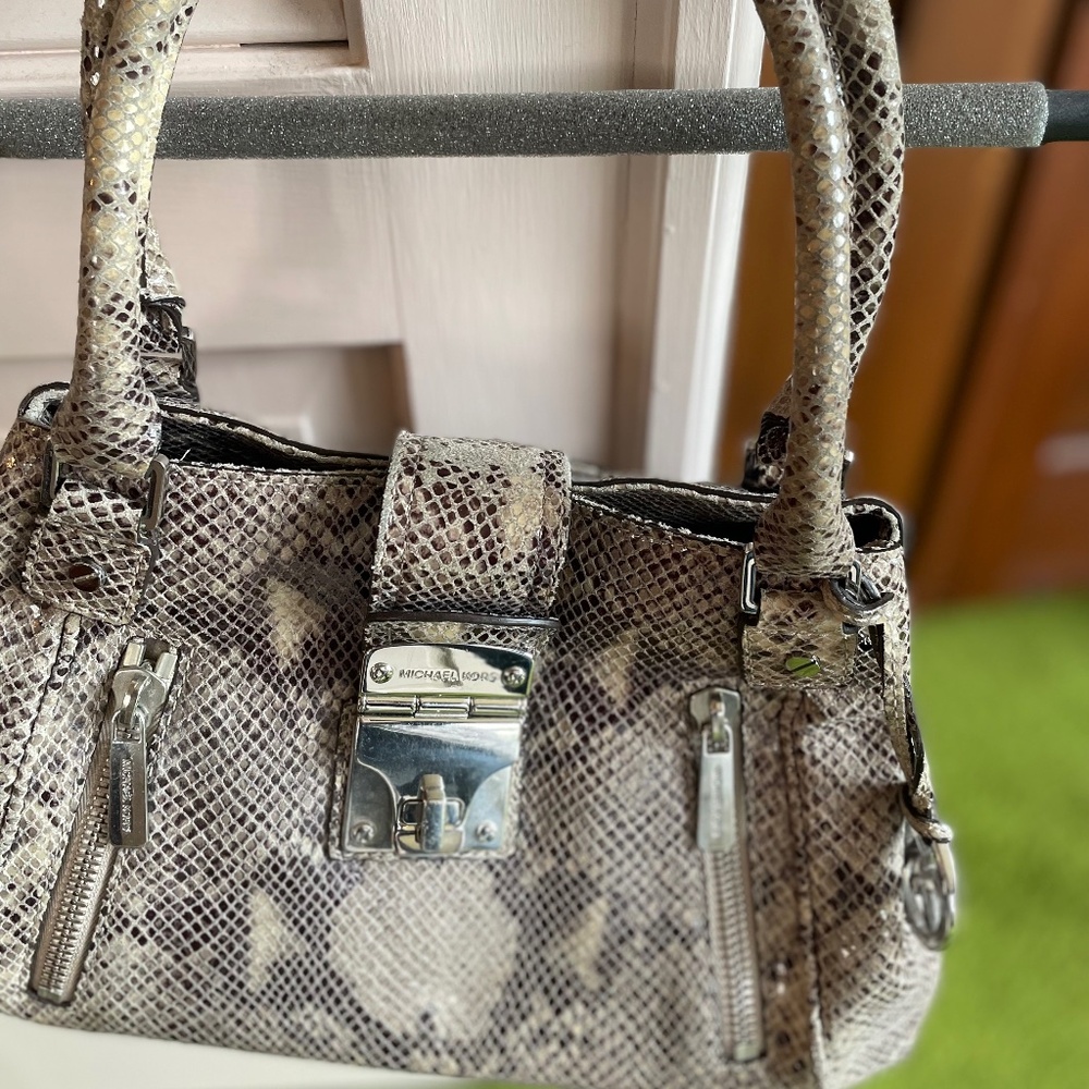 MICHAEL KORS  6-POCKET HANDBAG..TAUPE AND BLACK SNAKESKIN
